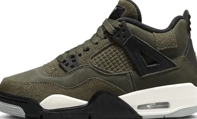 Undefeated Jordan 4